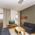 7305 By Interhome بيت للعطل *